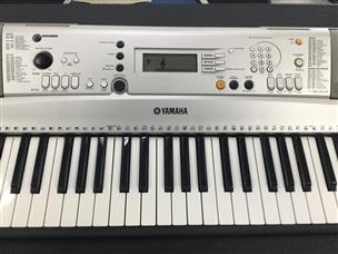 Price Guide: YAMAHA PSR-E313 | Buya